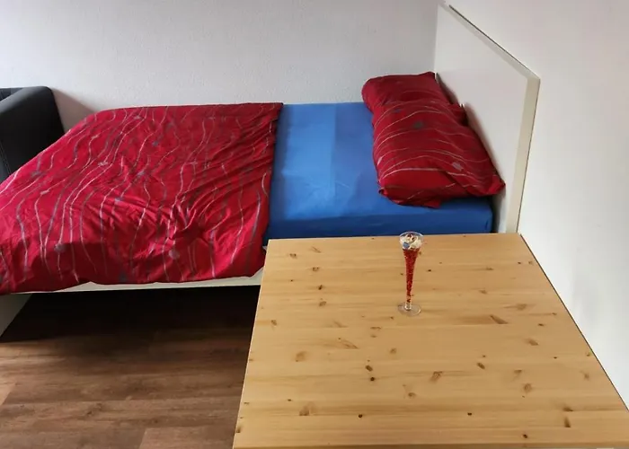 Einfache 1-zimmer In *
